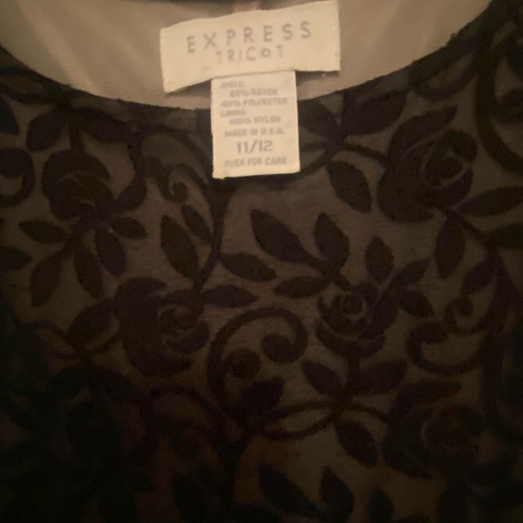 Express dress with Lacey material stretchable with a ivory slip - Picture 2 of 11